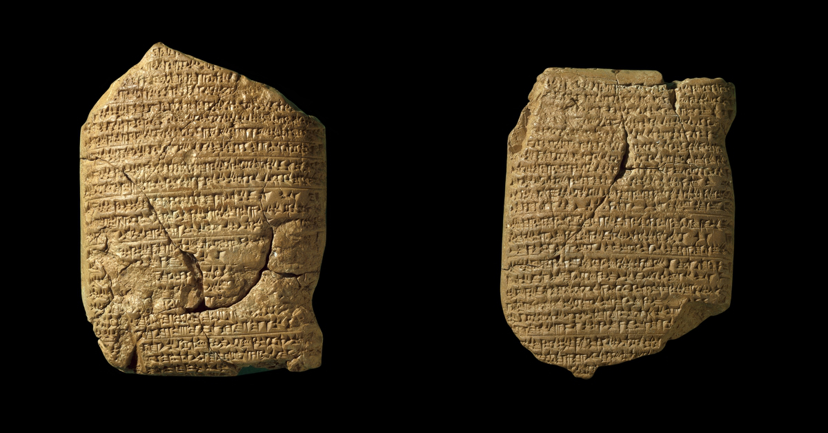 上图:19世纪出土的巴比伦编年史泥板(Babylonian Chronicle)是一系列记录了新巴比伦王国主要历史事件的楔形文字泥板,可能由巴比伦占星学家利用天文观测日志来对照并记录当代大事,现存于大英博物馆。左边那块泥板记录了主前605-594年三件大事:1、迦基米施战役;2、尼布甲尼撒二世登基;3、主前597年3月16日攻陷耶路撒冷,立西底家为傀儡王。